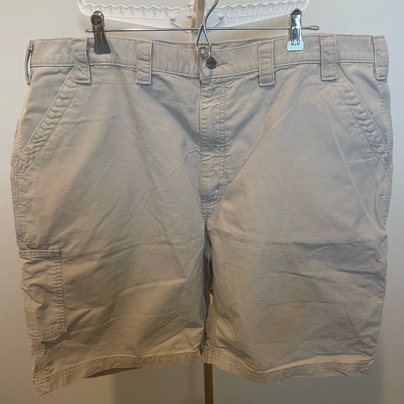 Carhartt Men's Beige Cargo Shorts - Picture 2 of 5